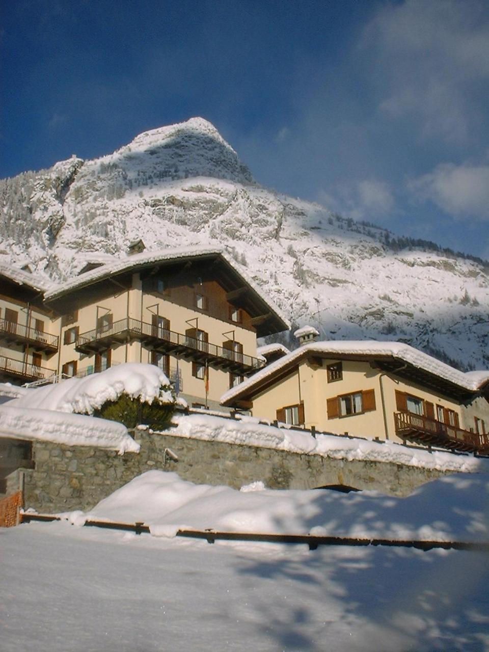 Hotel Ottoz Meuble Курмайор Экстерьер фото